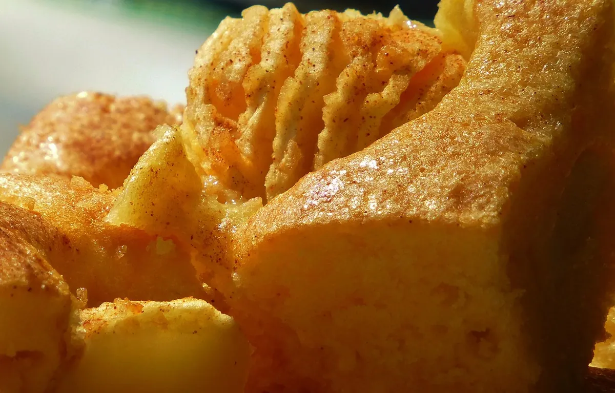 Fall Apple Cinnamon Pudding Cake: A Seasonal Dessert for Cozy Nights